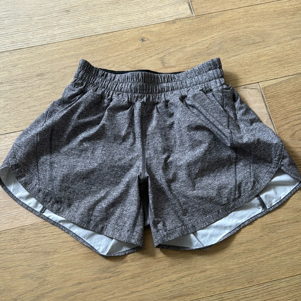 Lululemon track that mid rise 5” short